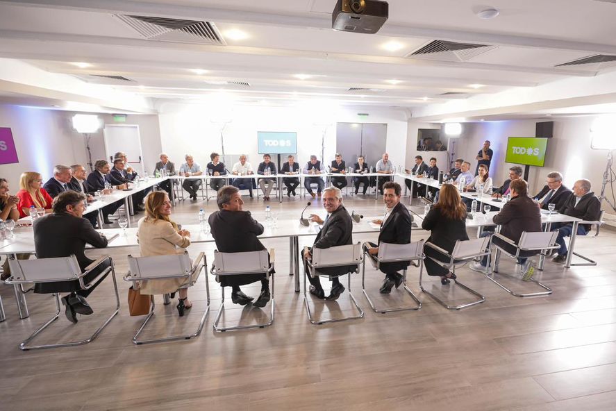 La intendenta de Quilmes planteó que la mesa política del Frente de Todos debió funcionar desde el inicio. Expectativas por la decisión de Cristina Kirchner.