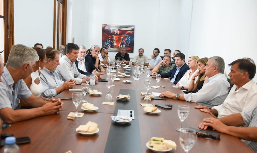 El precanddiato a presidente por la UCR llegó a la Provincia a conformar su comité de campaña. El primer paso, el foco en la seguridad en el conurbano.