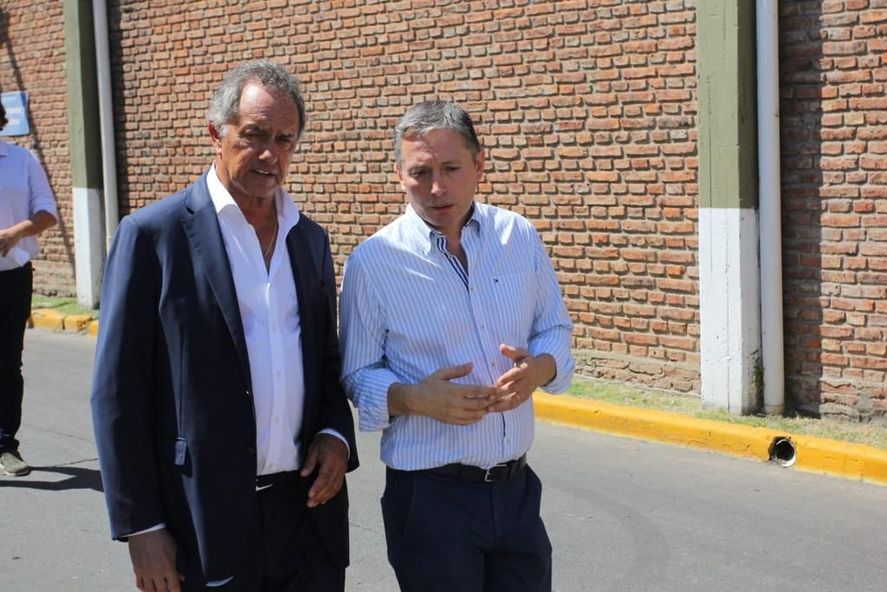 Daniel Scioli y Fernando Gray, en Esteban Echeverría