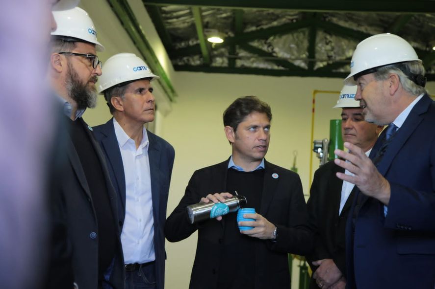 Axel Kicillof en la obra que inauguró junto a Sergio Massa en Rivadavia