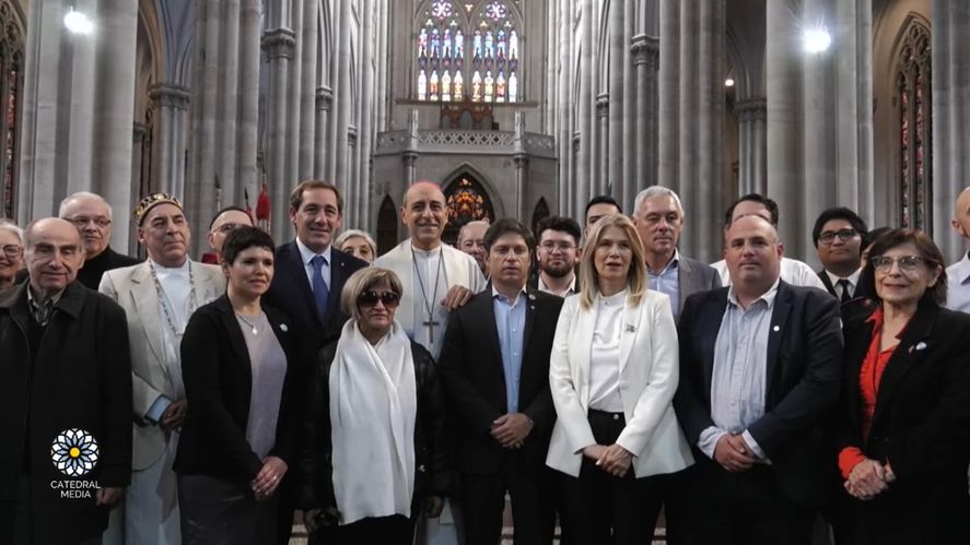 El gobernador Axel Kicillof habló a la salida de la Catedral de La Plata y valoró el mensaje del Arzobispo Tucho Fernández. El gobernador Axel Kicillof habló a la salida de la Catedral de La Plata y valoró el mensaje del Arzobispo Tucho Fernández.