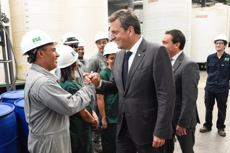 Sergio Massa anunció que eliminará los impuestos internos de las PyMEs que incrementen sus exportaciones