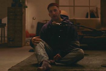 Messi como Wos en el video Arráncamelo.