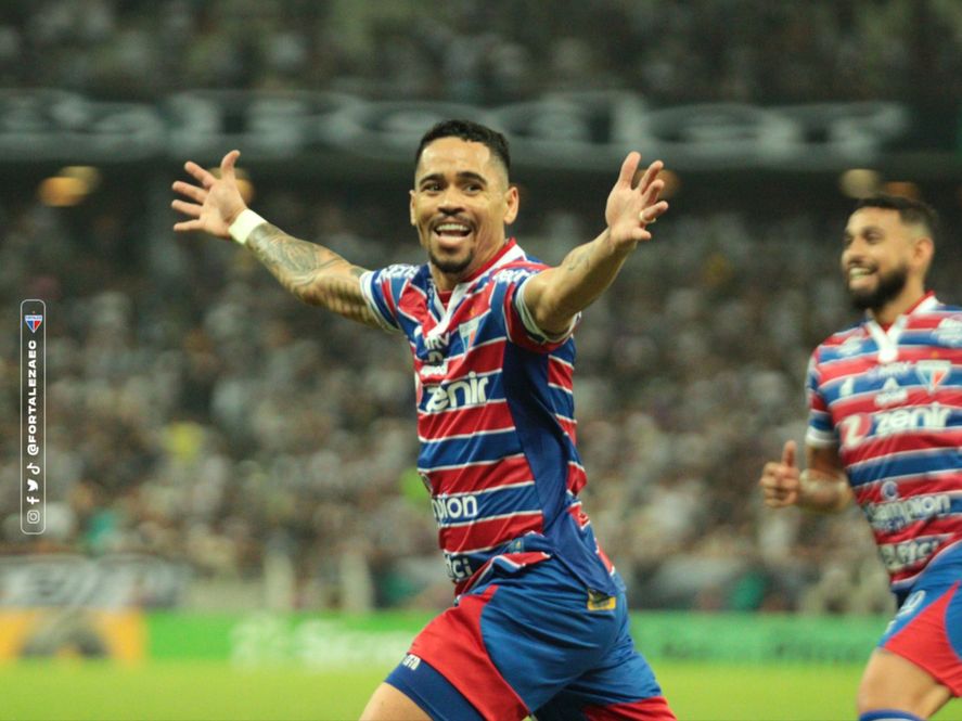 Yago Pikachu, figura del rival de Estudiantes, anotó los goles de su equipo anoche ante Ceará (Foto: prensa Fortaleza).
