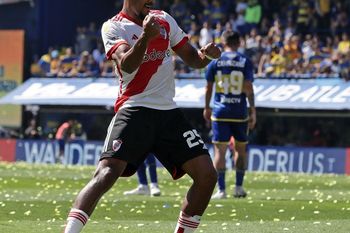 le marco un insolito gol a boca, le bajo el precio a river y jugara la final de la intercontinental ante real madrid