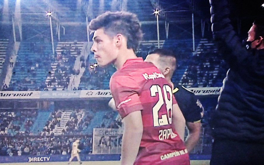 Zapiola ingresó en Estudiantes vs. Racing y fue importante.