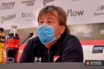 Ricardo Zielinski, técnico de Estudiantes