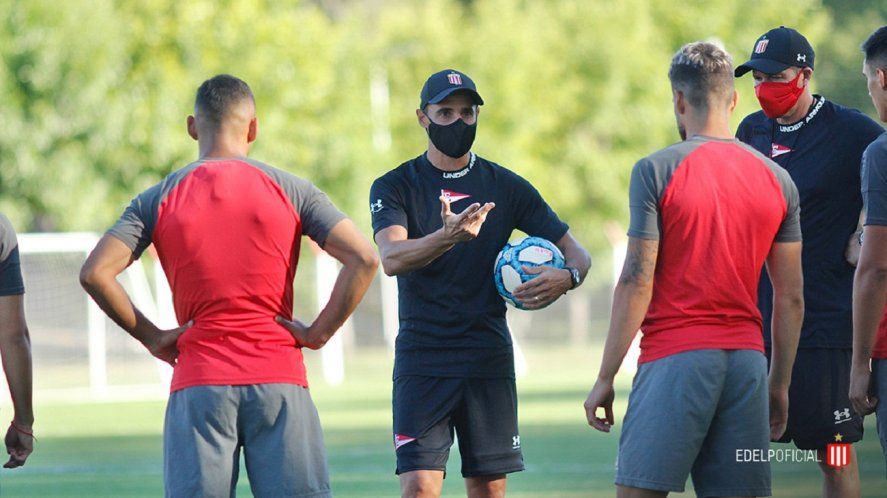 Estudiantes puso primera bajo la conducción técnica de Ricardo Zielinski