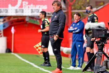 Ricardo Zielinski, técnico de Estudiantes