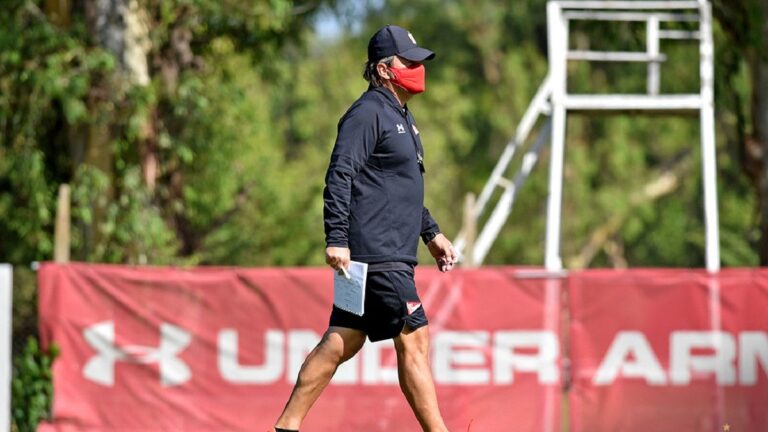 Estudiantes entrena por la mañana en City Bell