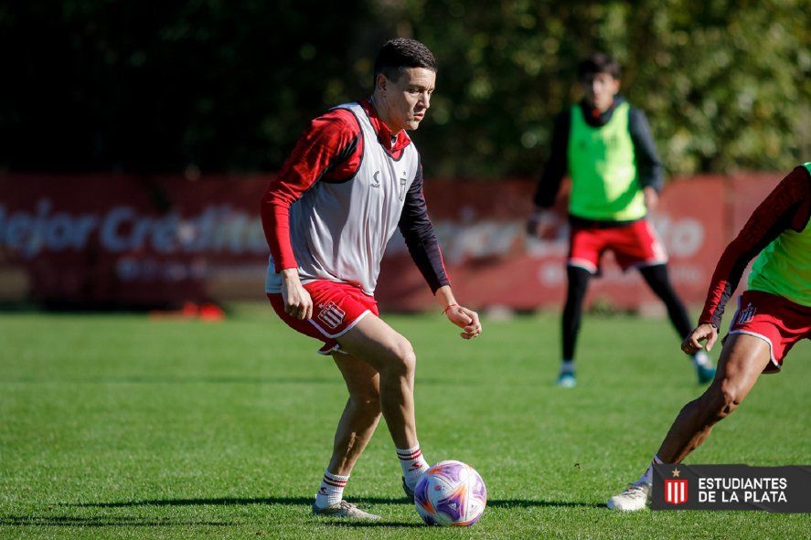 Fernando Zuqui en un entrenamiento de Estudiantes (FOTO: Prensa EDLP)
