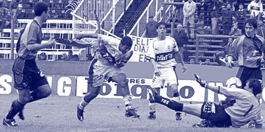 El delantero de Colombia anotó su único gol en el Lobo frente a Newell's.