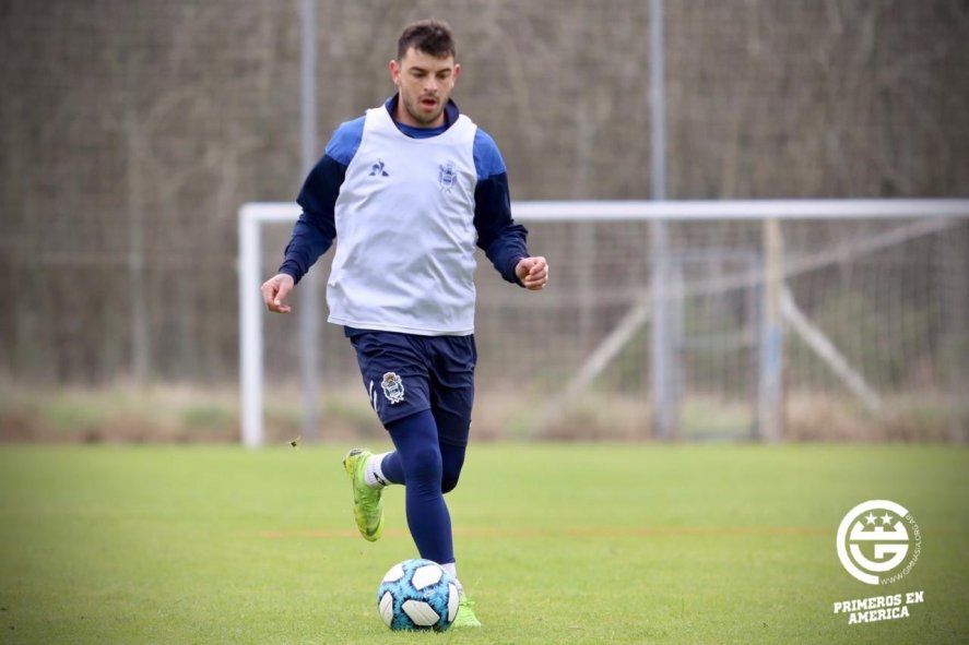 Horacio Tijanovich sigue con la pretemporada en Abasto.