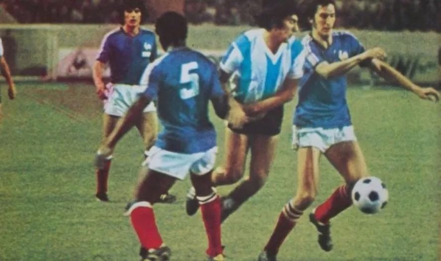 6 de los 12 cruces entre la Selección Argentina y Francia se dieron en los 70'.