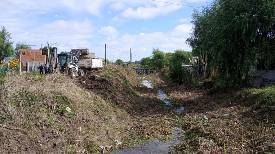 En total se intervino a lo largo de 900 metros del cuerpo de agua y se extrajeron 24 metros cúbicos de residuos