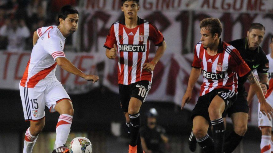 Leonardo Pisculichi, Joaquín Correa y Gastón Gil Romero en el River vs. Estudiantes de 2014.