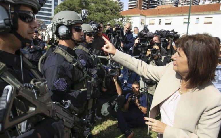 Doctrina Chocobar: así podría actuar la policía según la nueva resolución que busca implementar Macri