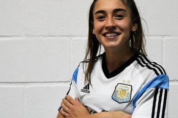 julia dupuy, la jugadora de la seleccion que se anima a rapear y se la juega politicamente