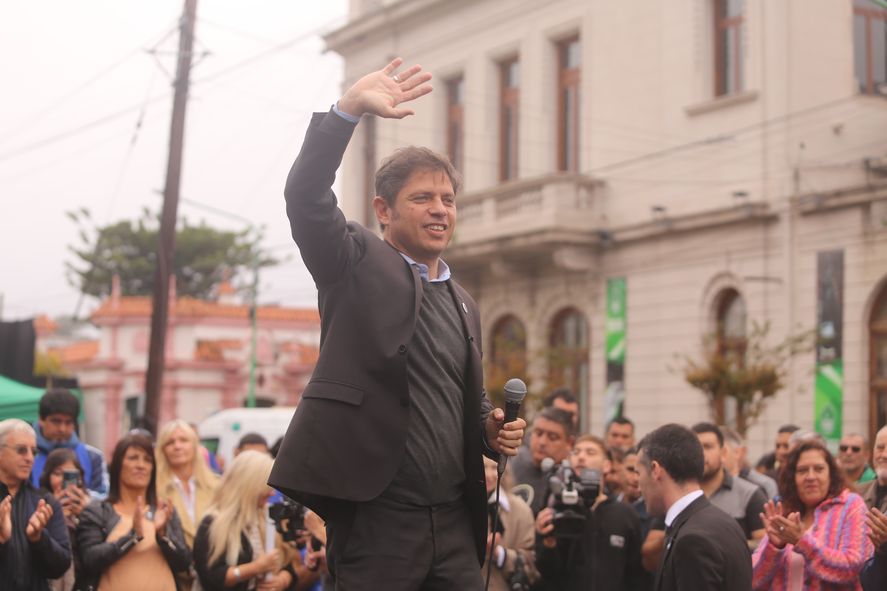 El Gobernador de la Provincia de Buenos Aires, Axel kicillof, estuvo presente en el acto oficial por el aniversario El Gobernador de la Provincia de Buenos Aires, Axel kicillof, estuvo presente en el acto oficial por el aniversario