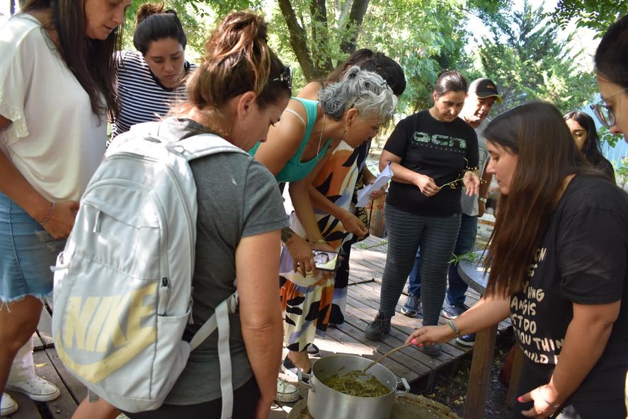 Taller de elaboración de repelente brindado en la semana en el Parque Industrial 