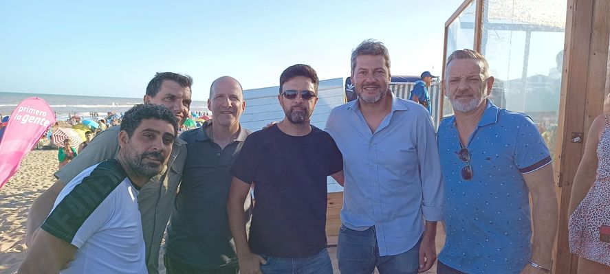 El Ministro Lammens junto a personal de Aprevide y Seguridad en la inauguración del