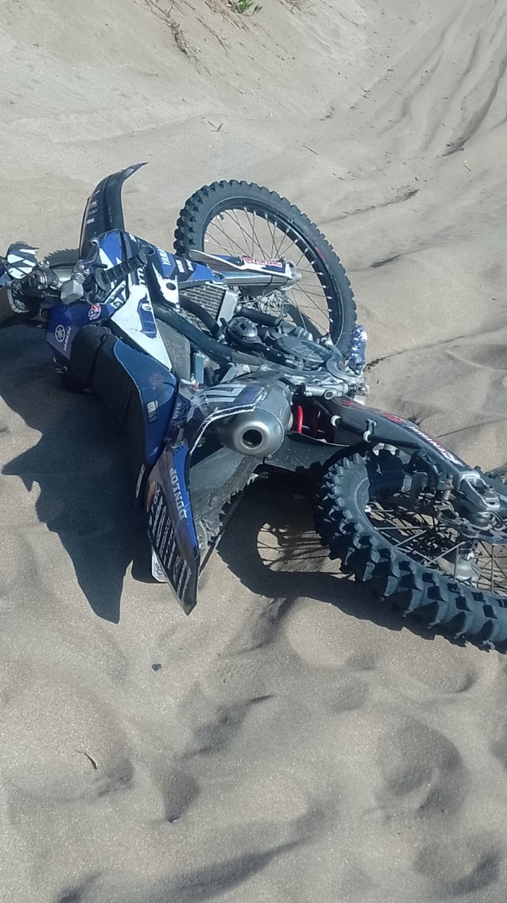 La moto que conducía la víctima fatal