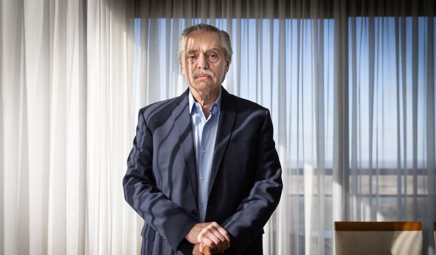Alberto Fernández rompió el silencio y brindó una entrevista para El País.