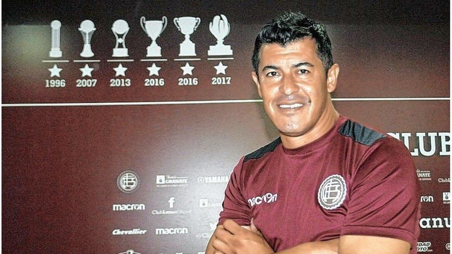 Almirón una de las caras del mercado de pases 2022 en Argentina.