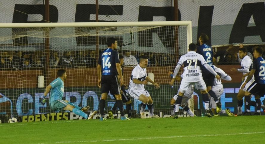 Ante Racing, el Lobo consiguió su primera clasificación a cuartos de final Ante Racing, el Lobo consiguió su primera clasificación a cuartos de final