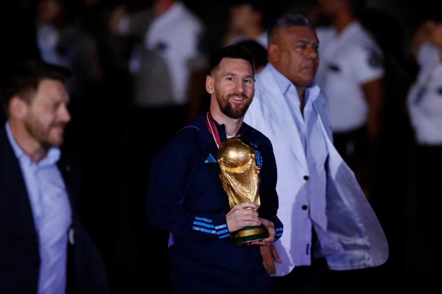 Lionel Messi, la Copa del Mundo y una sonrisa de oreja a oreja.