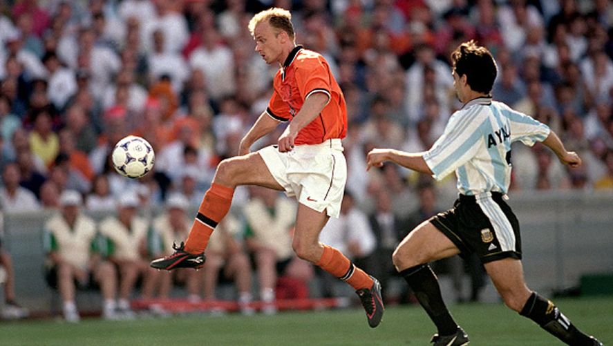 El gol de Dennis Bergkamp que elminó a Argentina en 1998.