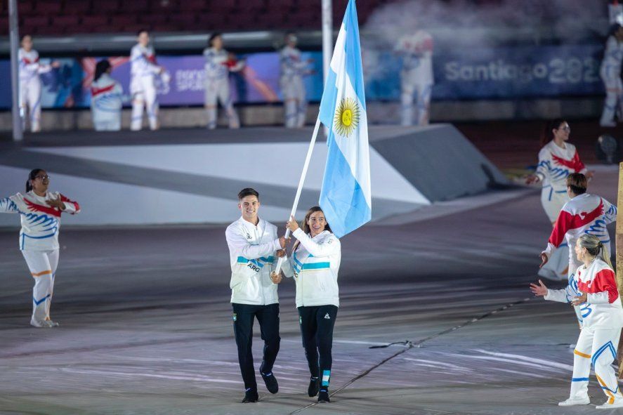 Sabrina Ameghino y Marcos Moneta, abanderados de la delegación Argentina en los Juegos Panamericanos Santiago 2023 Sabrina Ameghino y Marcos Moneta, abanderados de la delegación Argentina en los Juegos Panamericanos Santiago 2023