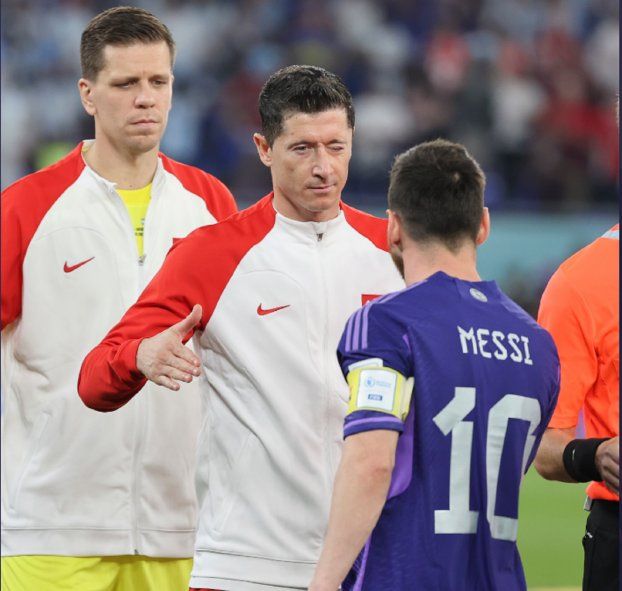 Lionel Messi y Robert Lewandowski en Argentina vs. Polonia en el Mundial Qatar 2022