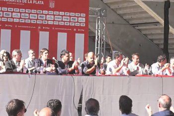 Juan Sebastián Verón vuelve a la presidencia de Estudiantes. Juan Sebastián Verón vuelve a la presidencia de Estudiantes.