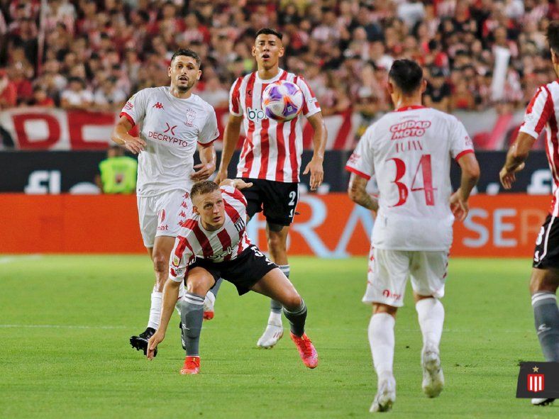 Santiago Ascacibar marcó en los últimos dos partidos entre Estudiantes y Huracán. (Foto: Prensa EDLP) Santiago Ascacibar marcó en los últimos dos partidos entre Estudiantes y Huracán. (Foto: Prensa EDLP)