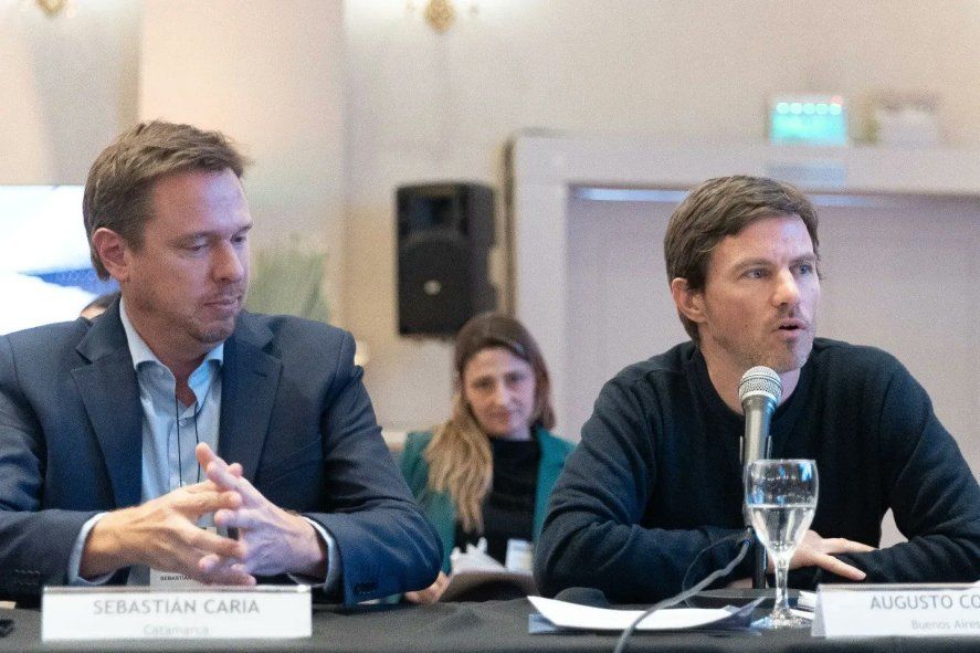 Augusto Costa, ministro de Producción bonaerense, en la reunión de provincias organizada por el Consejo Federal de Inversiones. Augusto Costa, ministro de Producción bonaerense, en la reunión de provincias organizada por el Consejo Federal de Inversiones.