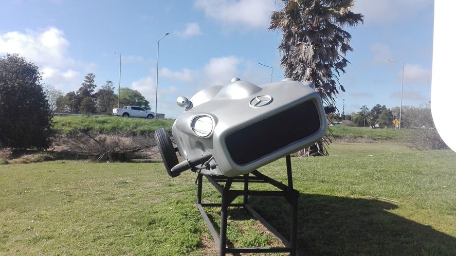 El homenaje a Fangio aún no repuso sus neumáticos (Foto: Central Noticias Madariaga)