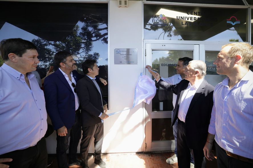 Axel Kicillof entregó viviendas y cruzó a Javier Milei: Axel Kicillof entregó viviendas y cruzó a Javier Milei: