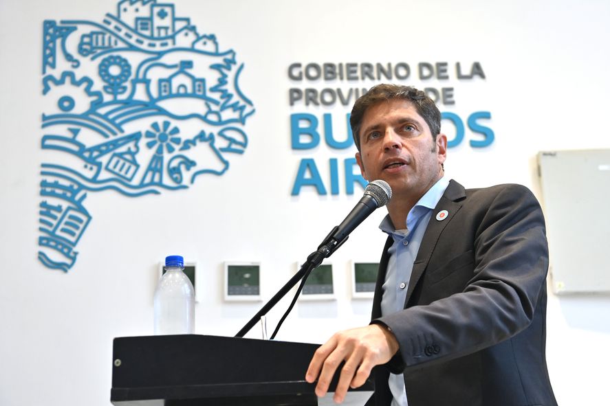 Axel Kicillof volvió a cuestionar la Ley Ómnibus y lanzó dardos a Milei. Axel Kicillof volvió a cuestionar la Ley Ómnibus y lanzó dardos a Milei.