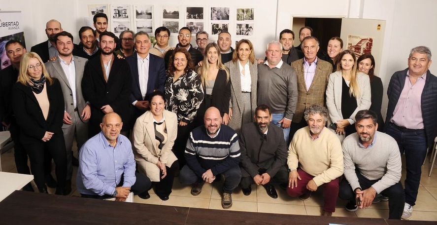 Bajo la coordinación de Sebastián Pareja, La Libertad Avanza rearma la tropa bonaerense y busca presencia territorial.