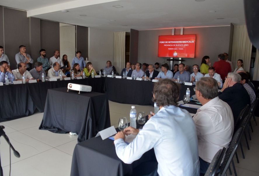  el Foro de Intendentes de la UCR 