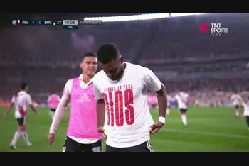 Batalla campal entre jugadores de River y Boca en el Superclásico de la Liga Profesional