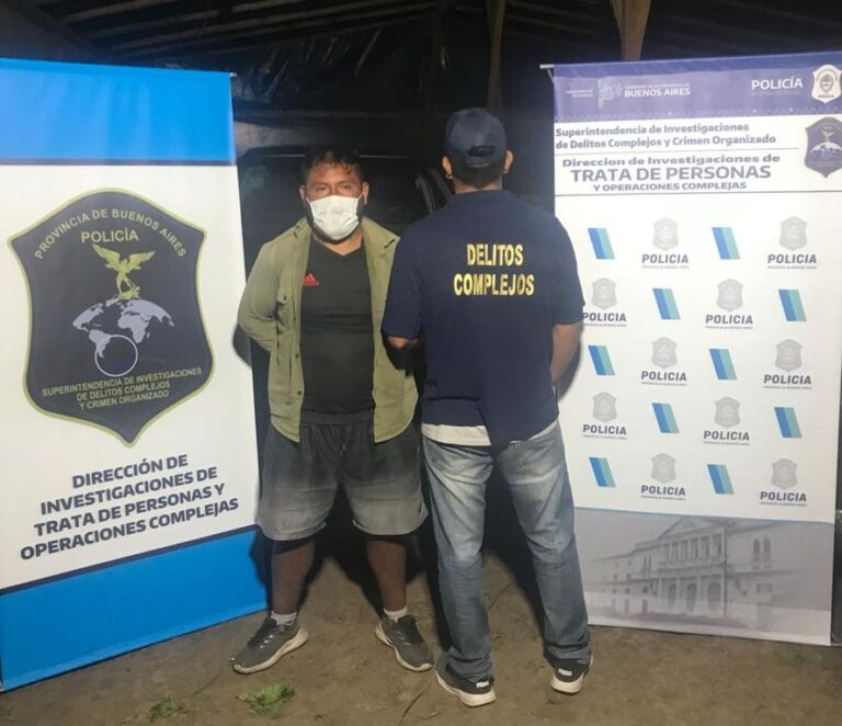 La Plata: rescataron a 16 personas en una quinta en Ángel Etcheverry