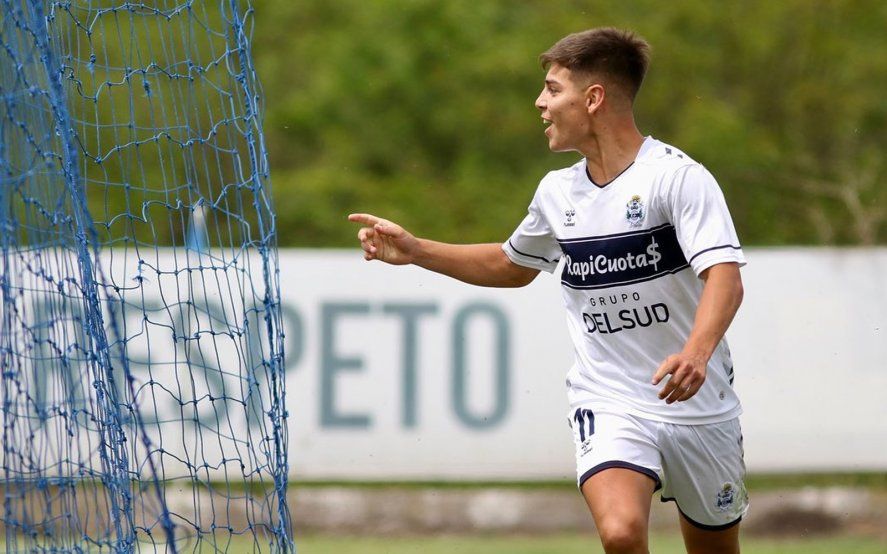 Benjamín Domínguez la rompió en 2021 en la Reserva de Gimnasia.