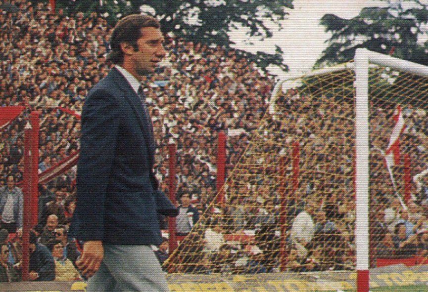 Carlos Bilardo consiguió en 1982 el Torneo Metropolitano con Estudiantes, en el viejo estadio UNO.