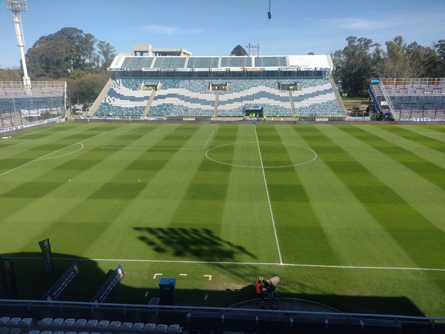 Gimnasia recibirá a Deportivo Riestra en el inicio de la fecha 15.