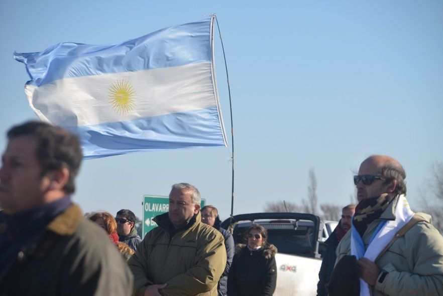 Cien productores “rebeldes” llaman a no pagar impuestos a Axel Kicillof