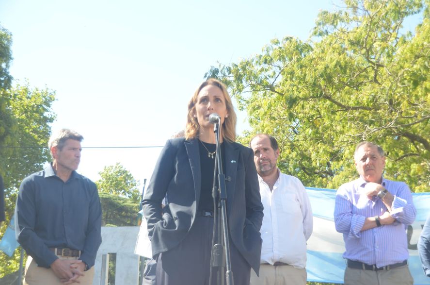 Florencia Arietto durante la protesta del campo en Azul contra Axel Kicillof Florencia Arietto durante la protesta del campo en Azul contra Axel Kicillof