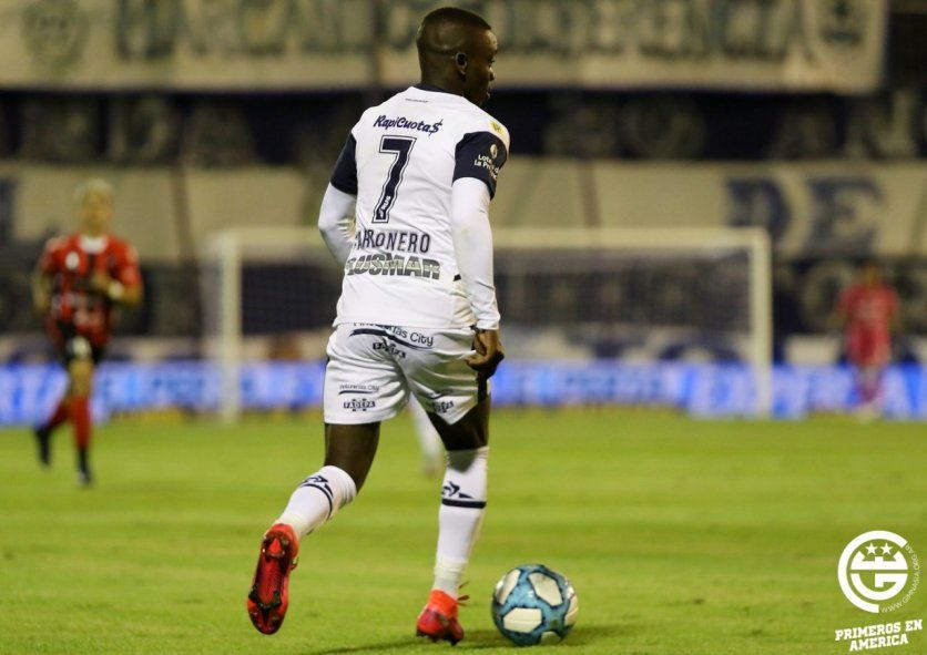 Carbonero, en su debut en Gimnasia.