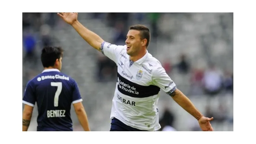 Ramiro Carrera en su paso por Gimnasia.